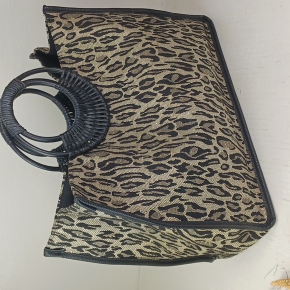 Striking Black & Tan Leopard Print Graphic Oversized Tote Carry All Weekender! - Picture 4 of 14